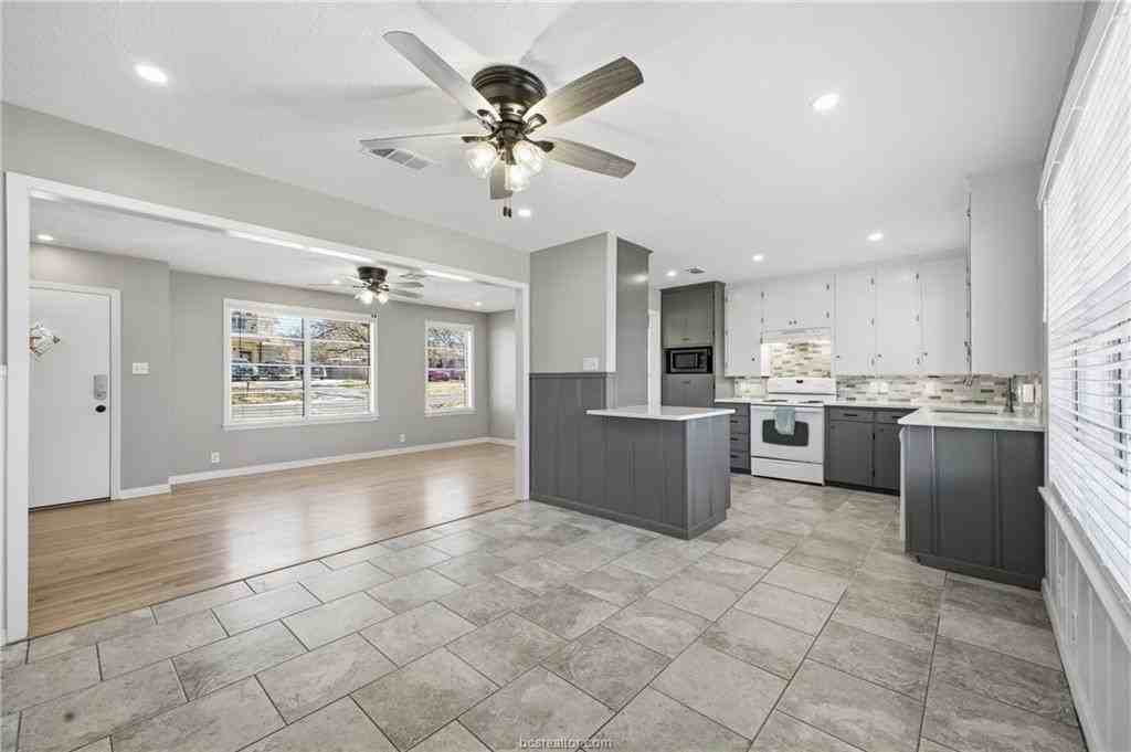 212 Helena St - Photo 5 of 25