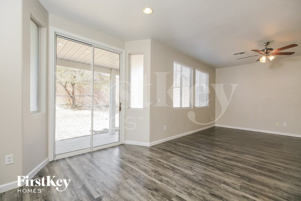 8125 Starling View Ct - Photo 5 of 15