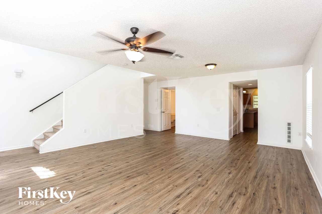 4123 Woodley Creek Rd - Photo 4 of 15