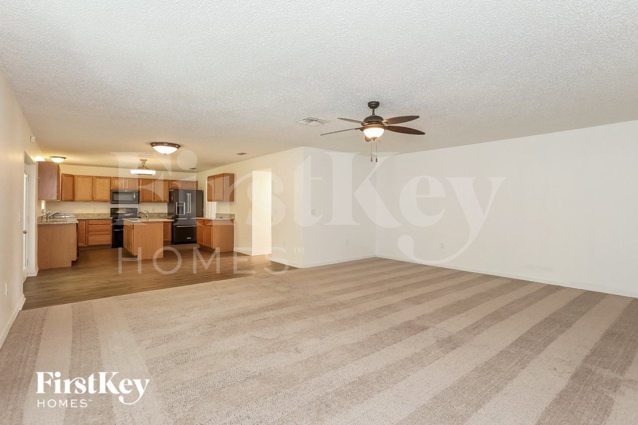 4123 Woodley Creek Rd - Photo 7 of 15