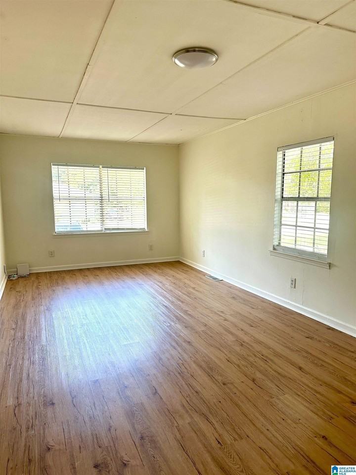 405 13th Ave Nw - Photo 4 of 15