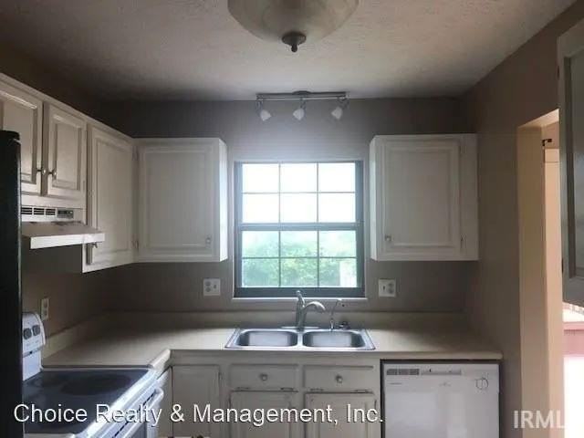 1615 S Buffstone Ct - Photo 3 of 15