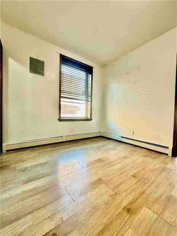 1715 W 13th St #2R - Photo 5 of 7