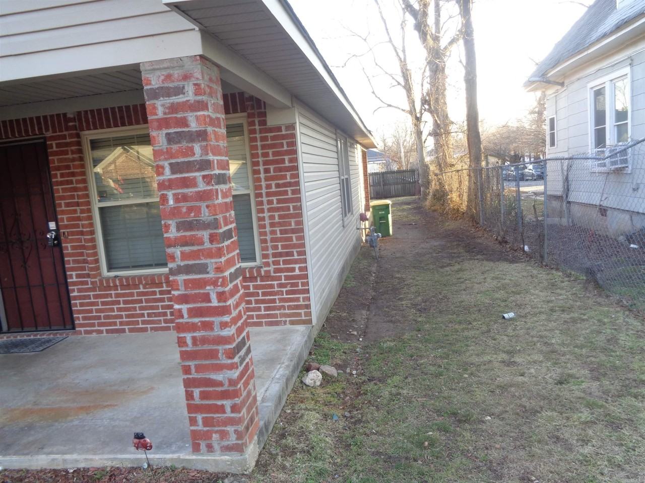 4009 W 11th St - Photo 3 of 32