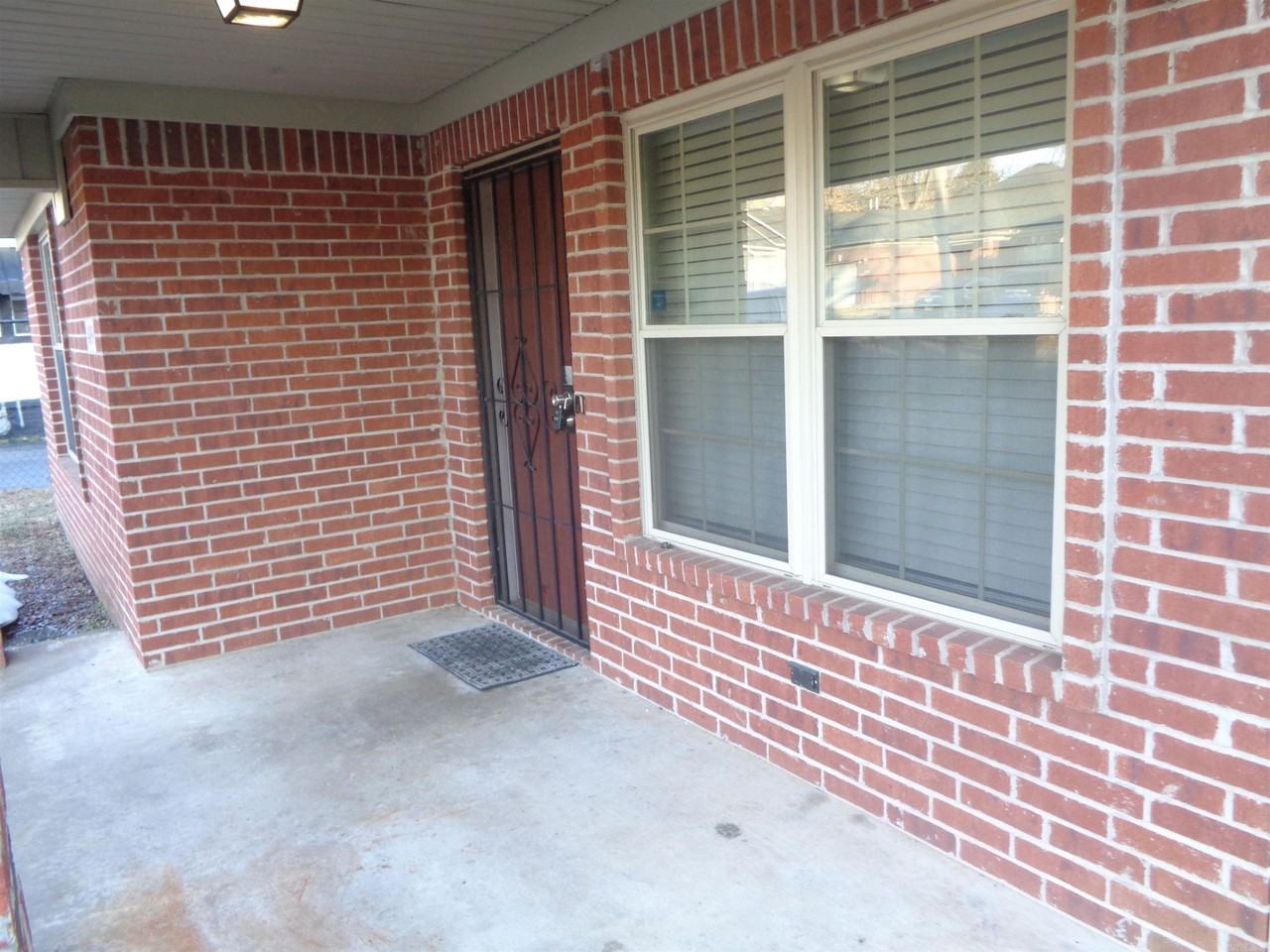 4009 W 11th St - Photo 4 of 32