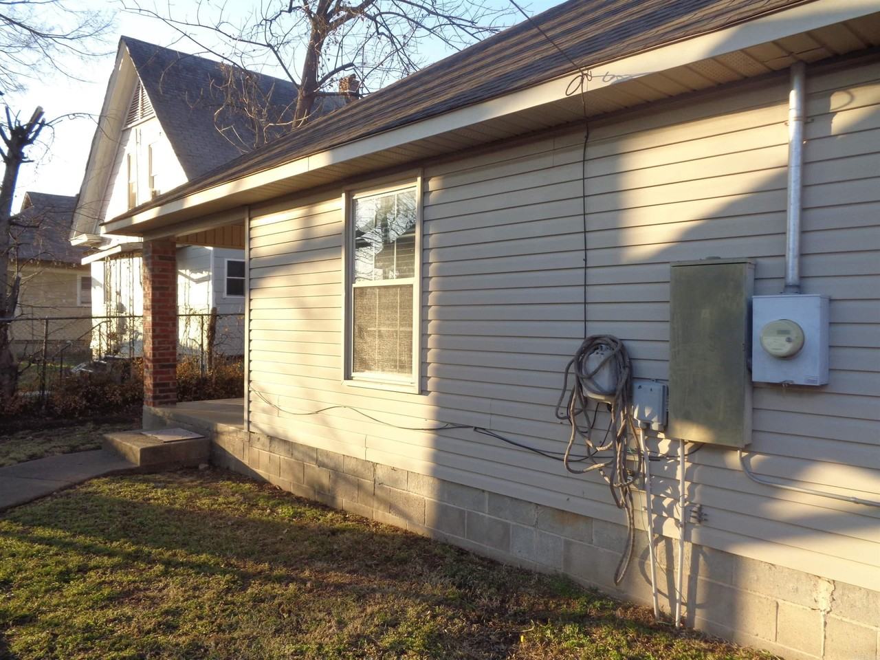 4009 W 11th St - Photo 7 of 32