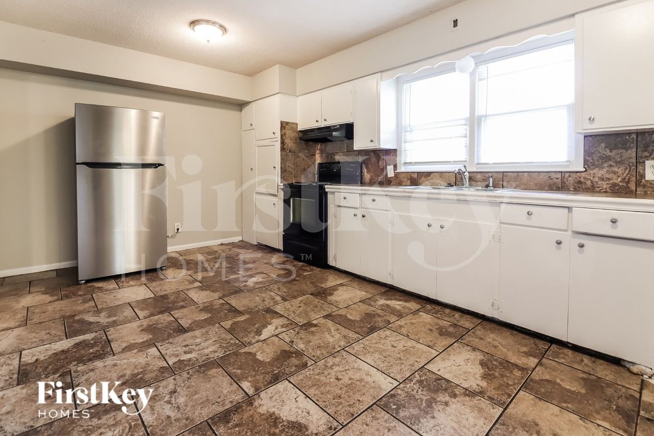 5321 Booth Ave - Photo 4 of 16