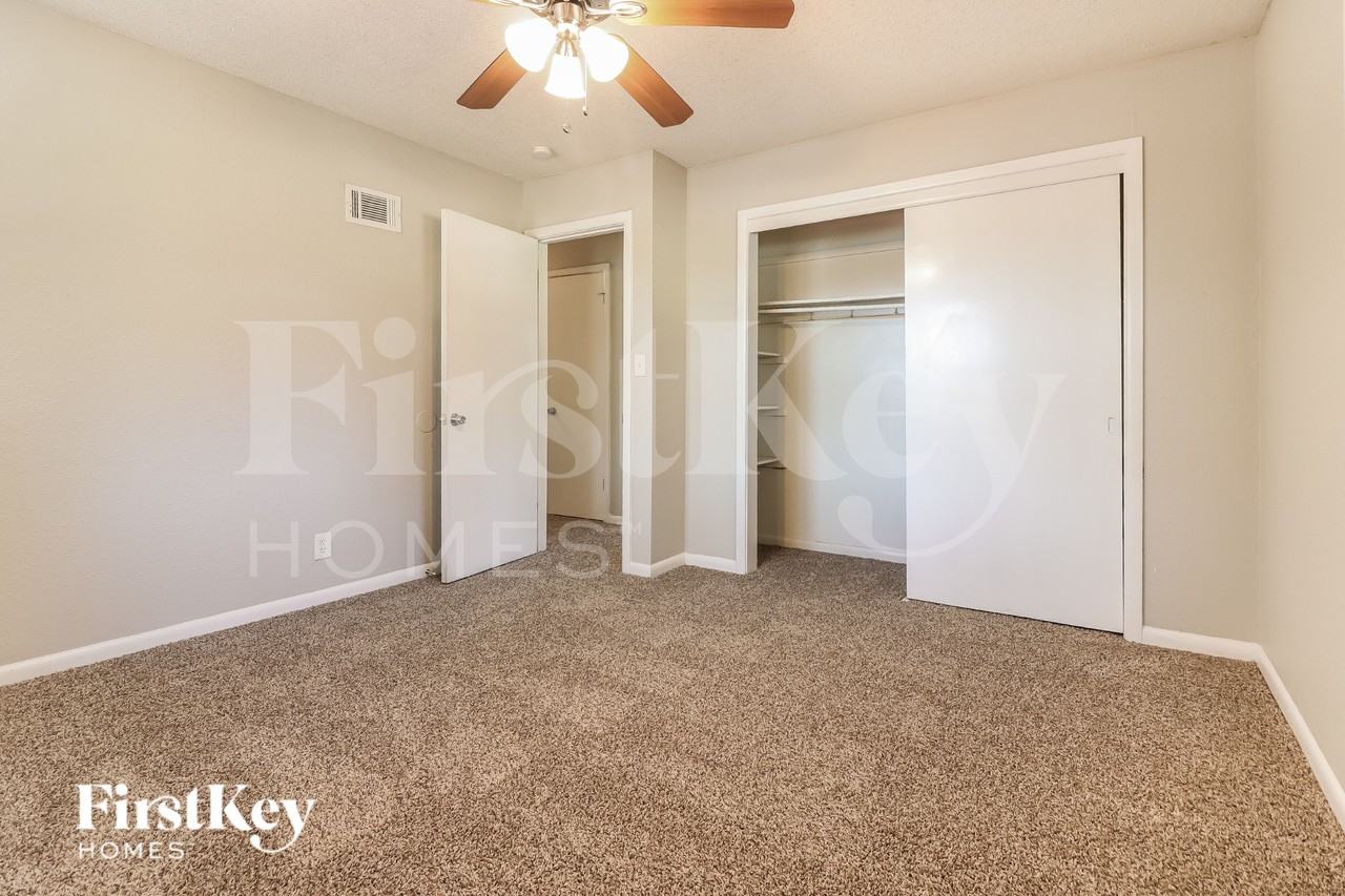 5321 Booth Ave - Photo 6 of 16