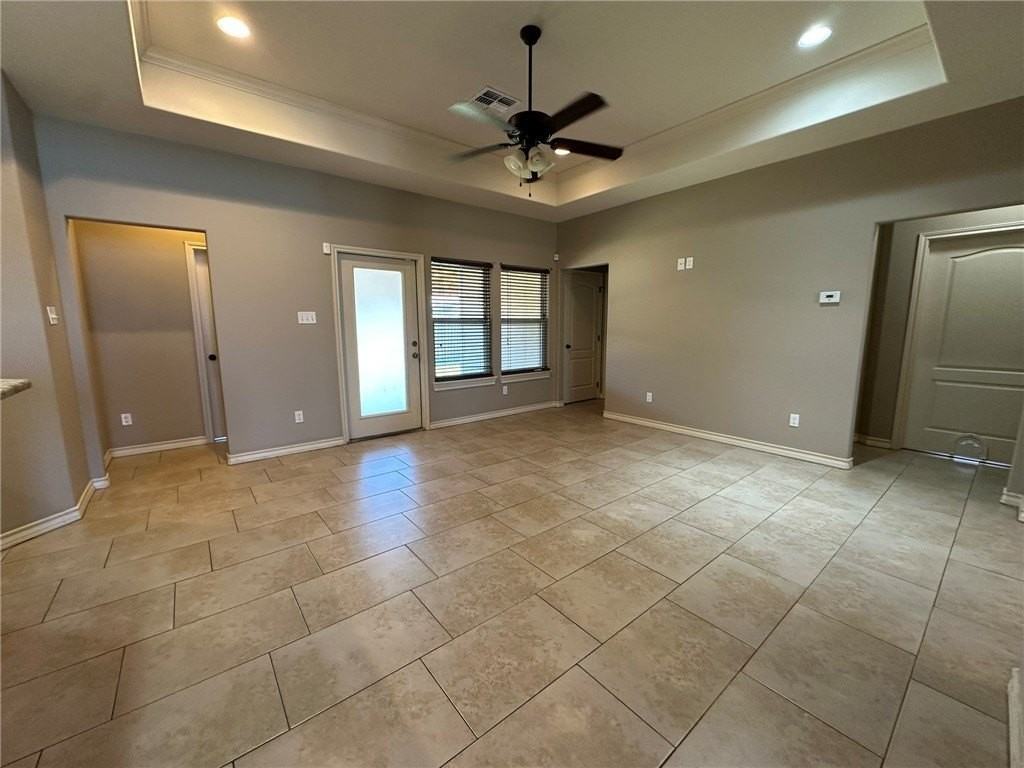 1821 Bay Landing Dr - Photo 5 of 40