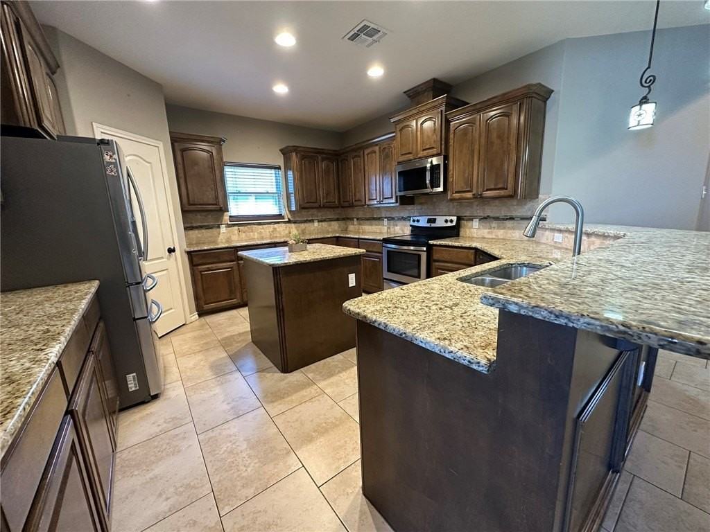 1821 Bay Landing Dr - Photo 6 of 40