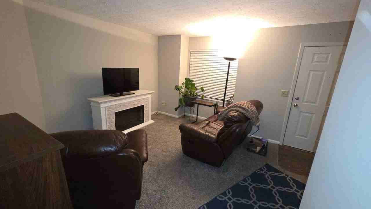 5388 Flintstone Dr - Photo 3 of 18