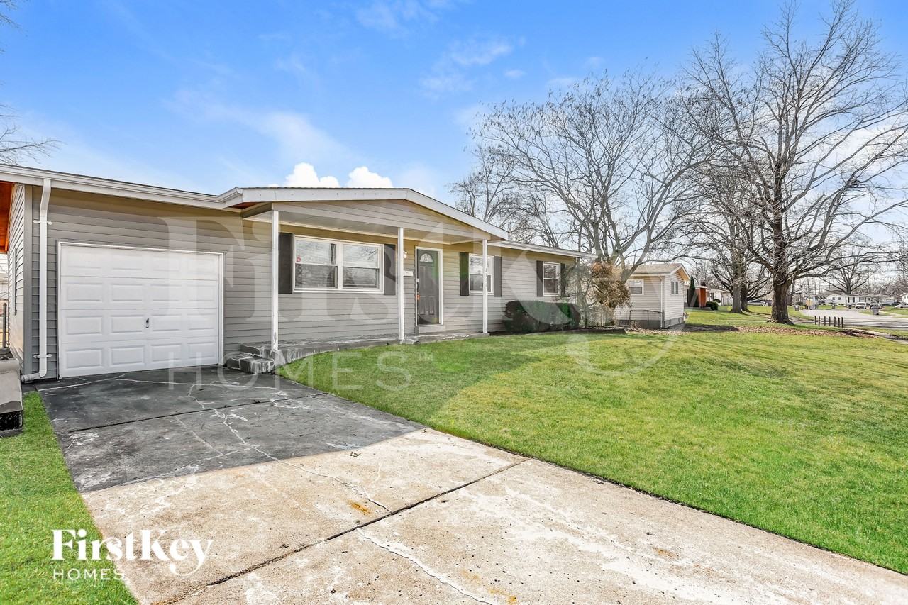 2170 Flight Dr - Photo 2 of 15