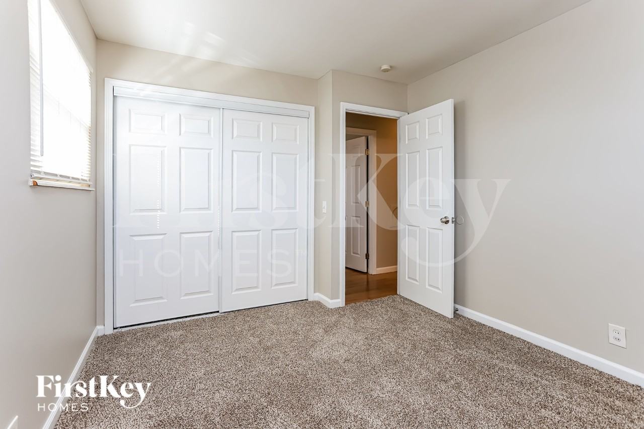 2170 Flight Dr - Photo 7 of 15