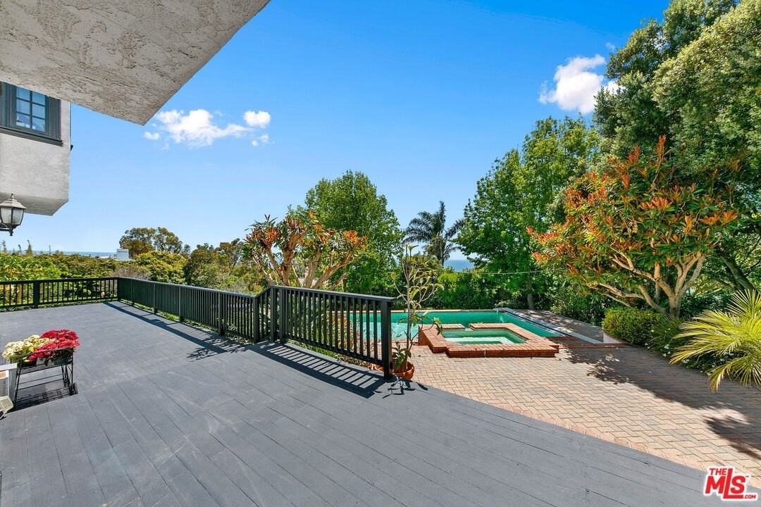 29528 Harvester Rd - Photo 2 of 41