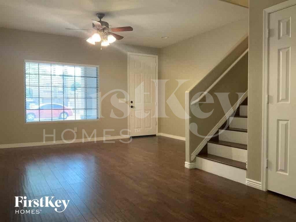 17424 N 19th Ter - Photo 3 of 25