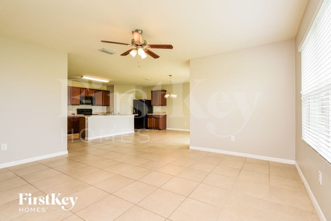 1028 Nw 7th Pl - Photo 2 of 15