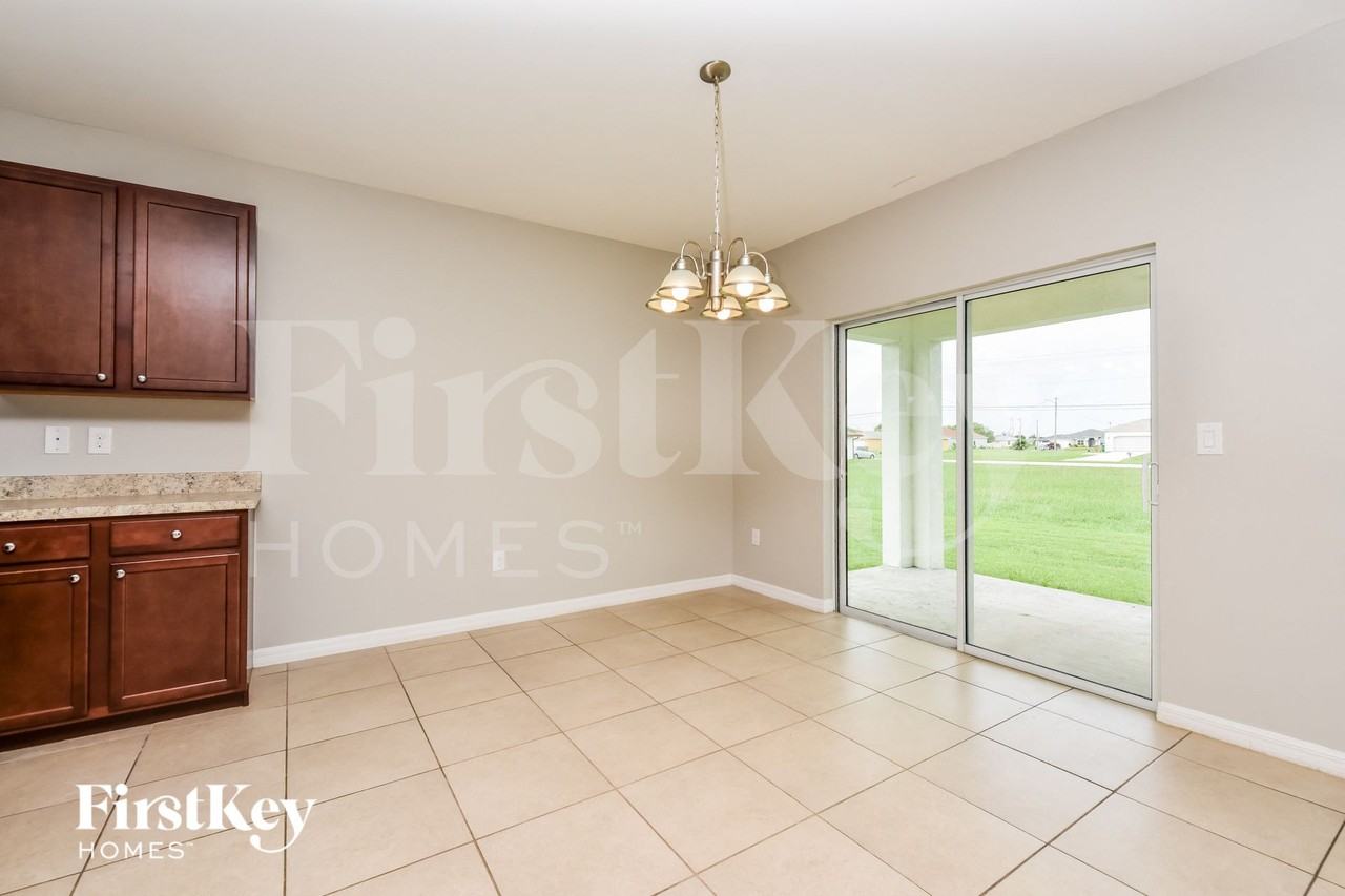 1028 Nw 7th Pl - Photo 4 of 15