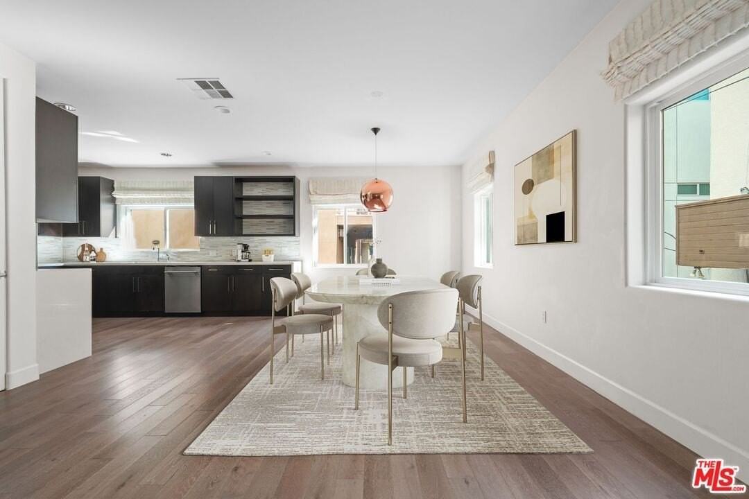 1745 S Barrington Ave - Photo 7 of 18