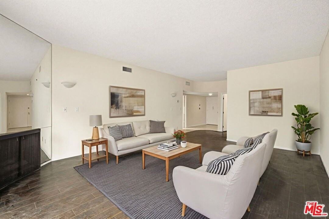 1818 Pelham Ave Apt 105 #105 - Photo 3 of 37