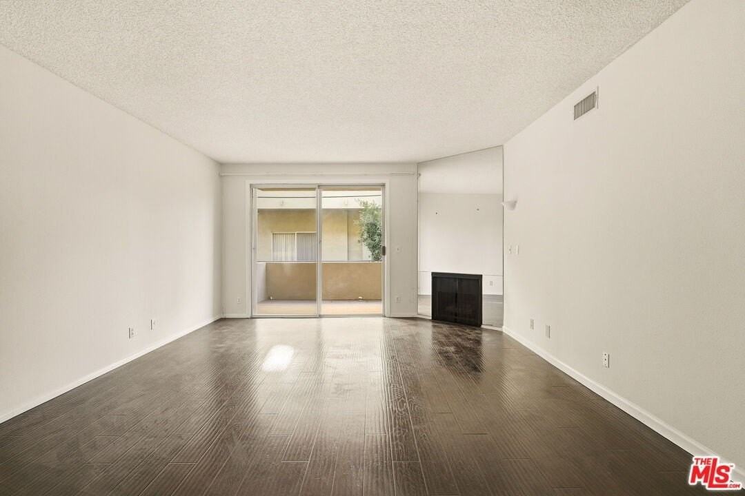 1818 Pelham Ave Apt 105 #105 - Photo 4 of 37