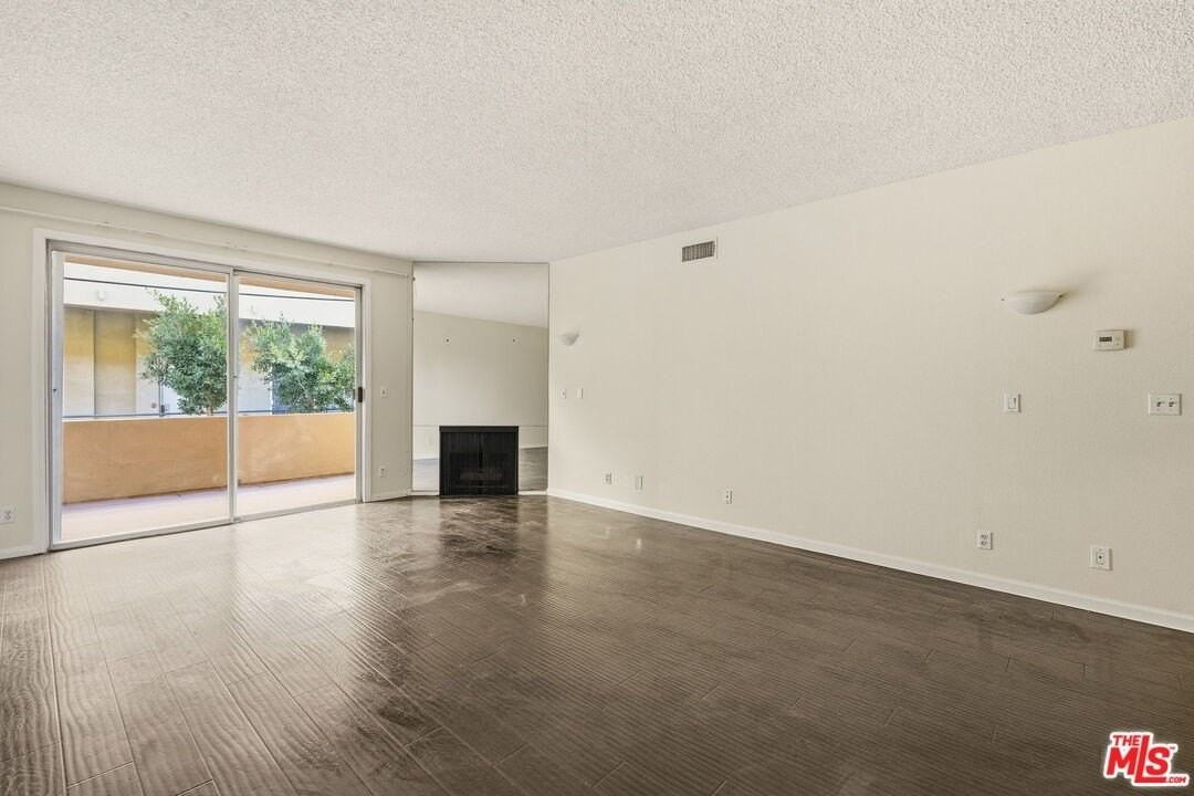 1818 Pelham Ave Apt 105 #105 - Photo 6 of 37