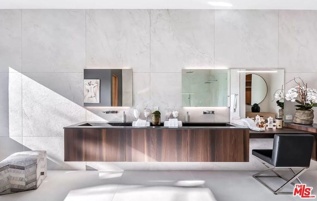 723 N Orlando Ave - Photo 7 of 11