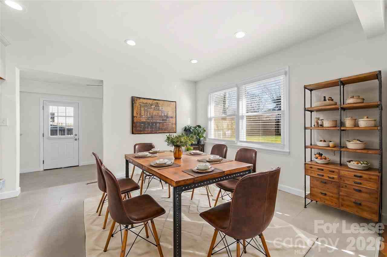 4005 Abbeydale Dr - Photo 3 of 16