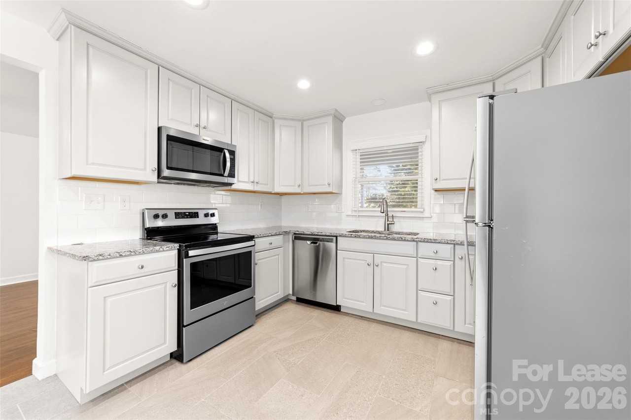 4005 Abbeydale Dr - Photo 5 of 16