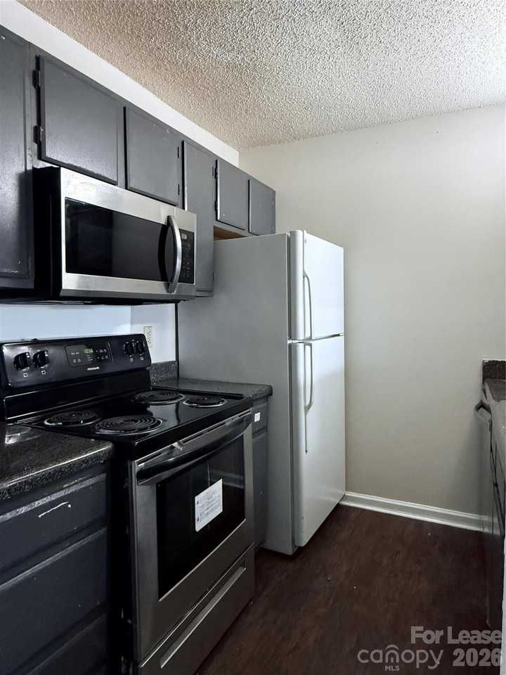 10008 Graduate Ln Apt C #C - Photo 5 of 16