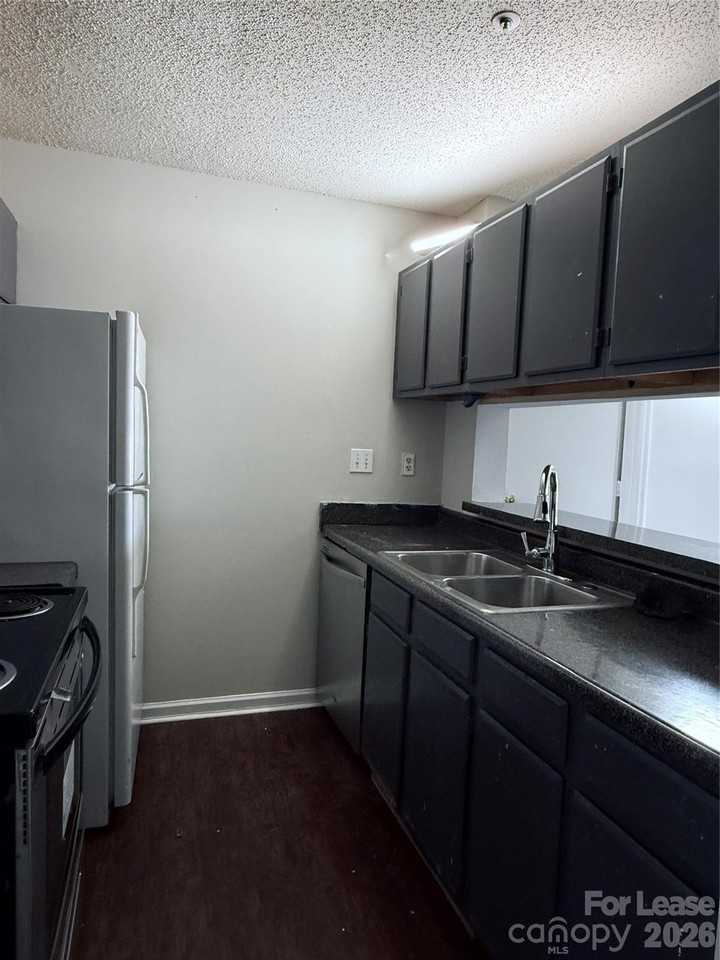 10008 Graduate Ln Apt C #C - Photo 6 of 16