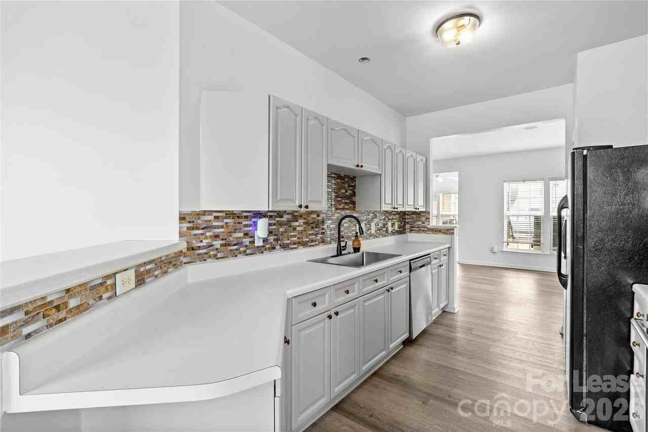 4930 Prosperity Ridge Rd - Photo 4 of 36