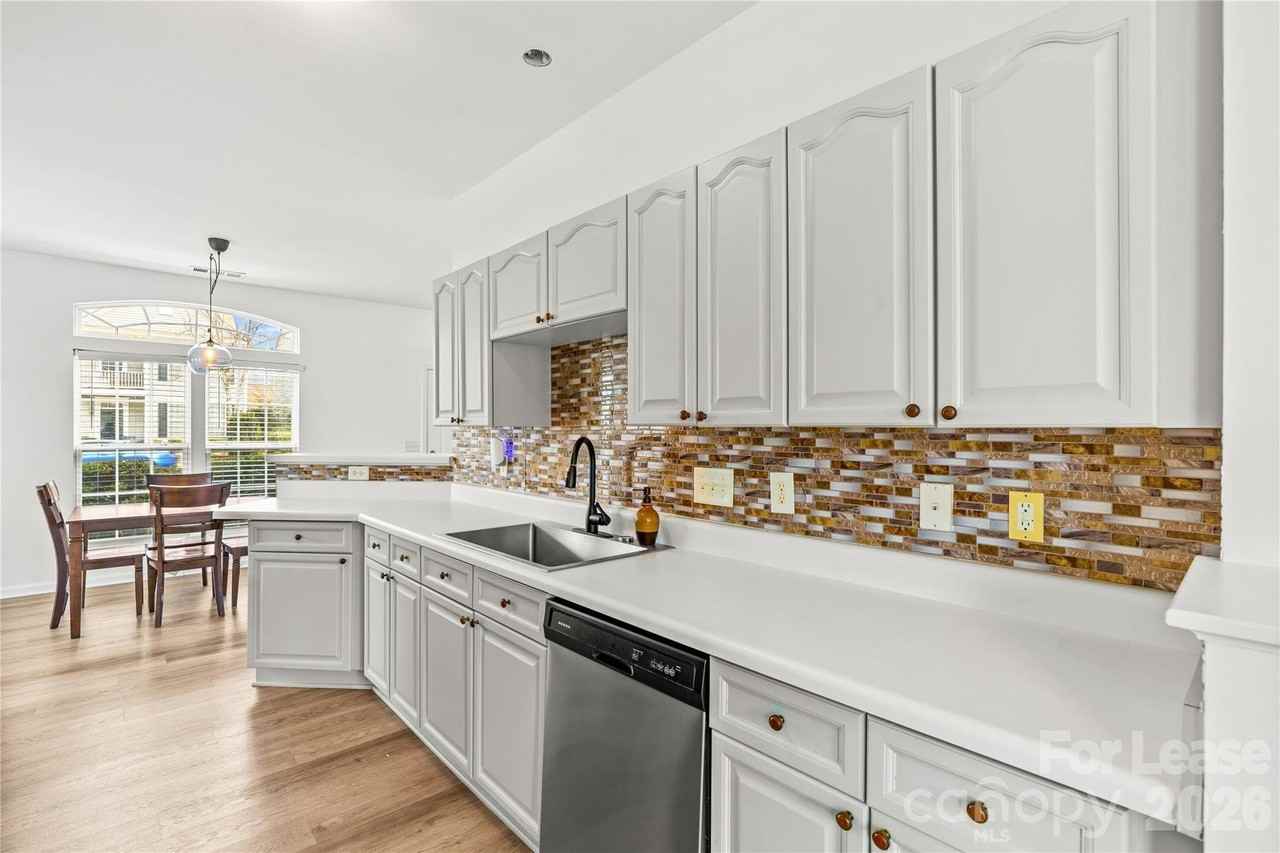 4930 Prosperity Ridge Rd - Photo 5 of 36