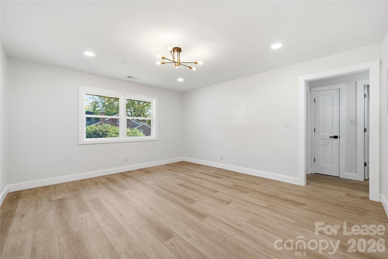 1320 Anderson St - Photo 4 of 13