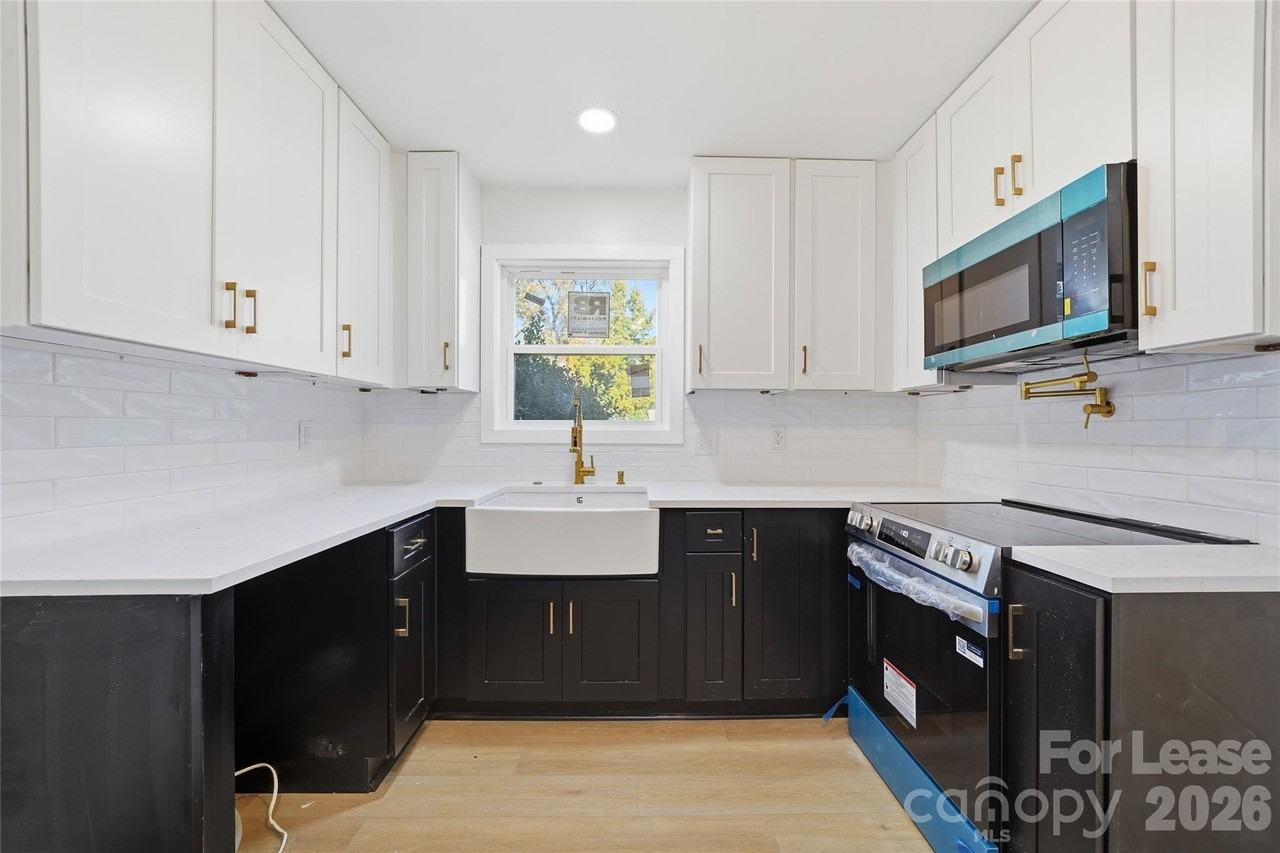 1320 Anderson St - Photo 7 of 13