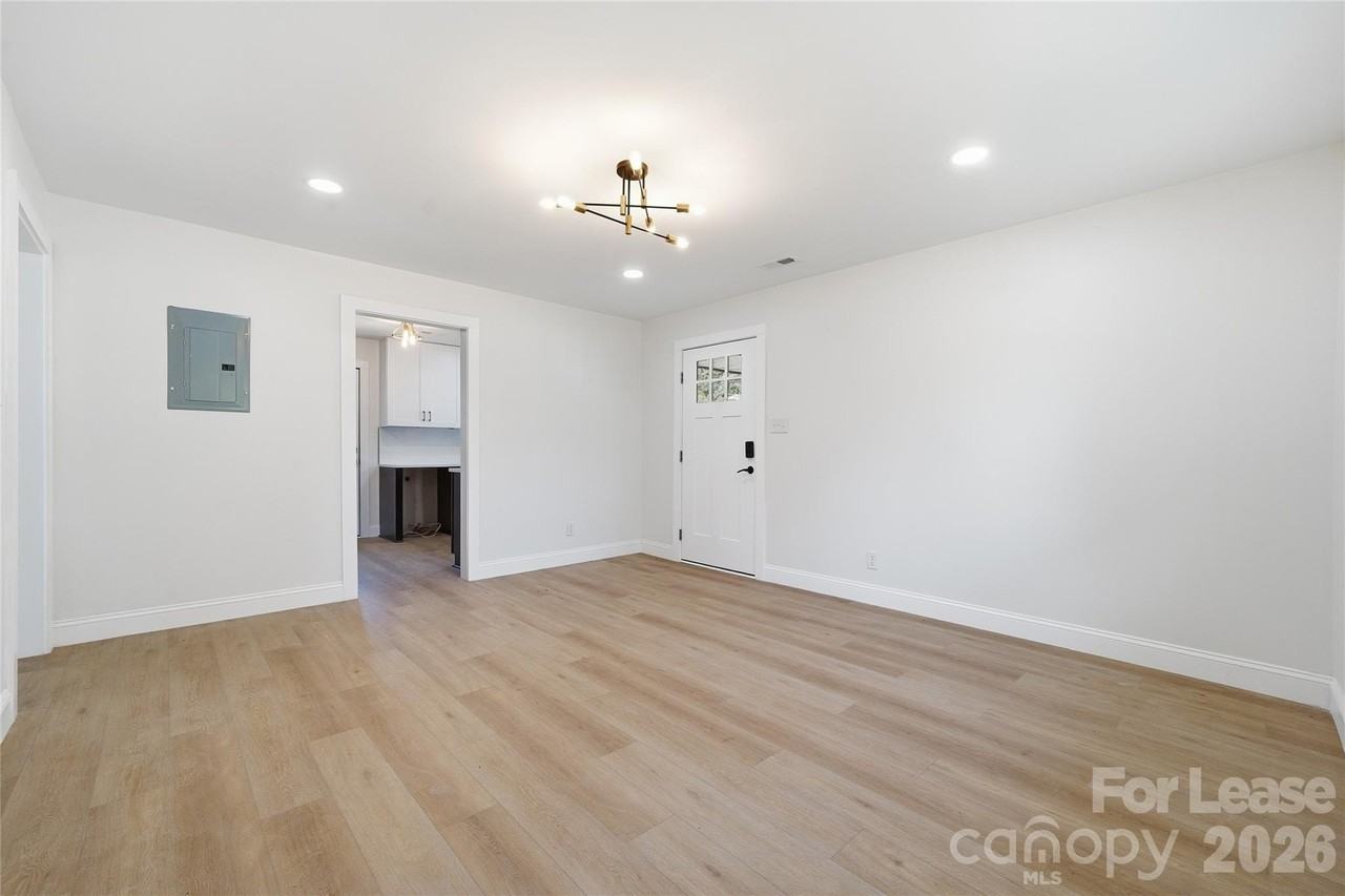 1314 Anderson St - Photo 3 of 10