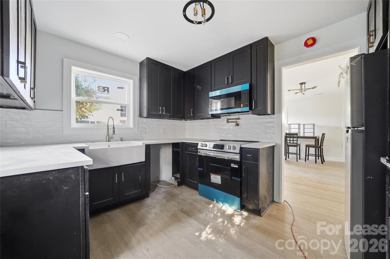 1314 Anderson St - Photo 5 of 10