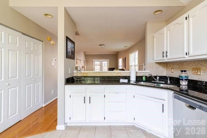 8263 Southgate Commons Dr - Photo 5 of 28