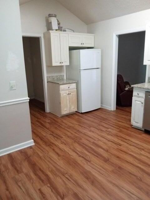 1307 Starling Rd - Photo 5 of 9