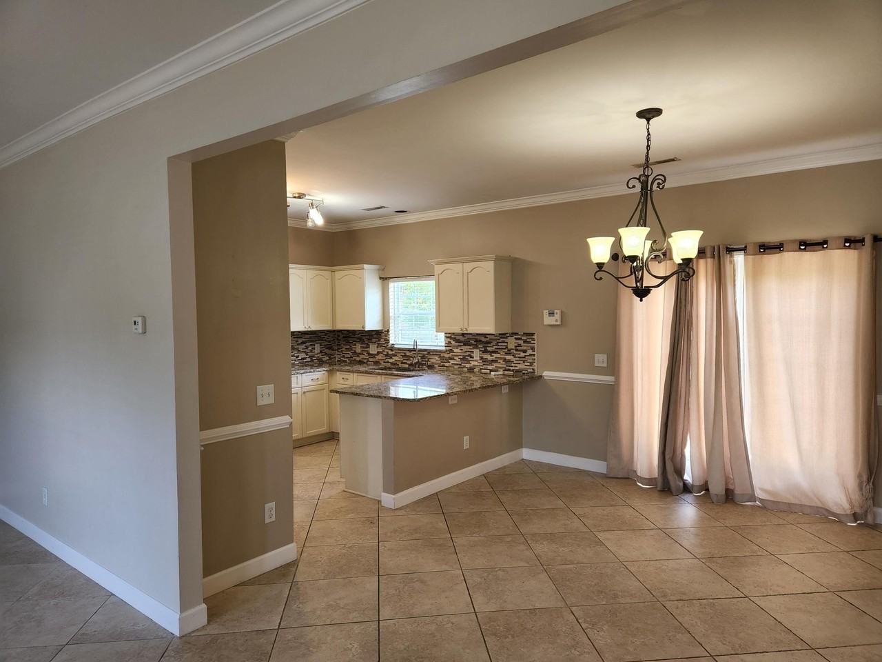 247 Highwoods Plantation Ave - Photo 4 of 14