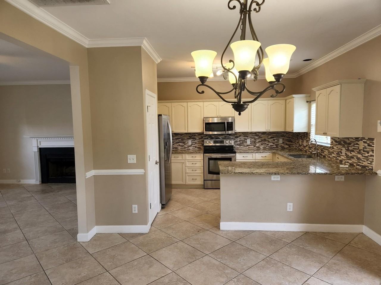 247 Highwoods Plantation Ave - Photo 5 of 14