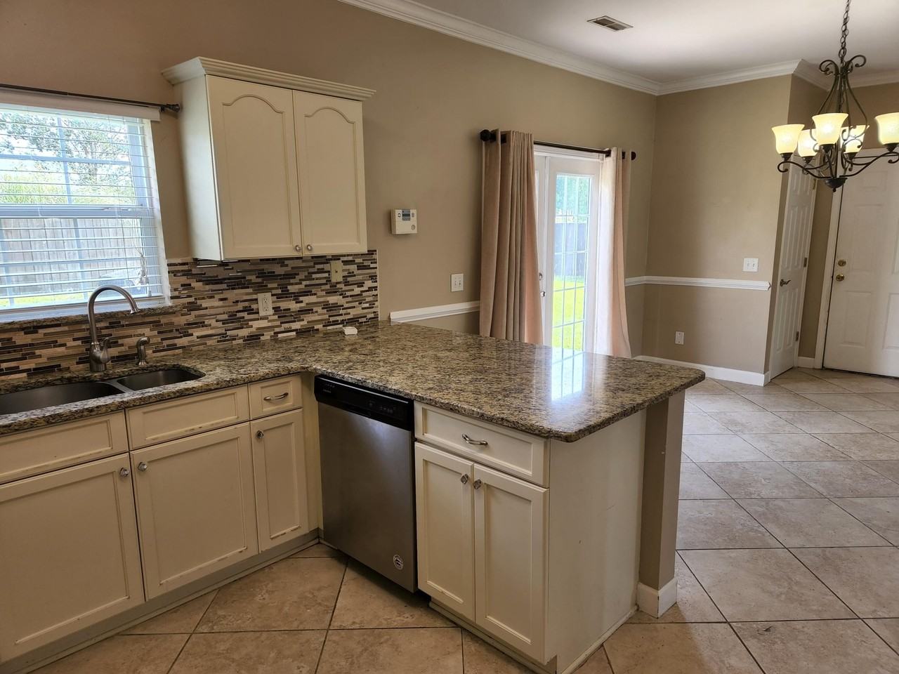 247 Highwoods Plantation Ave - Photo 6 of 14