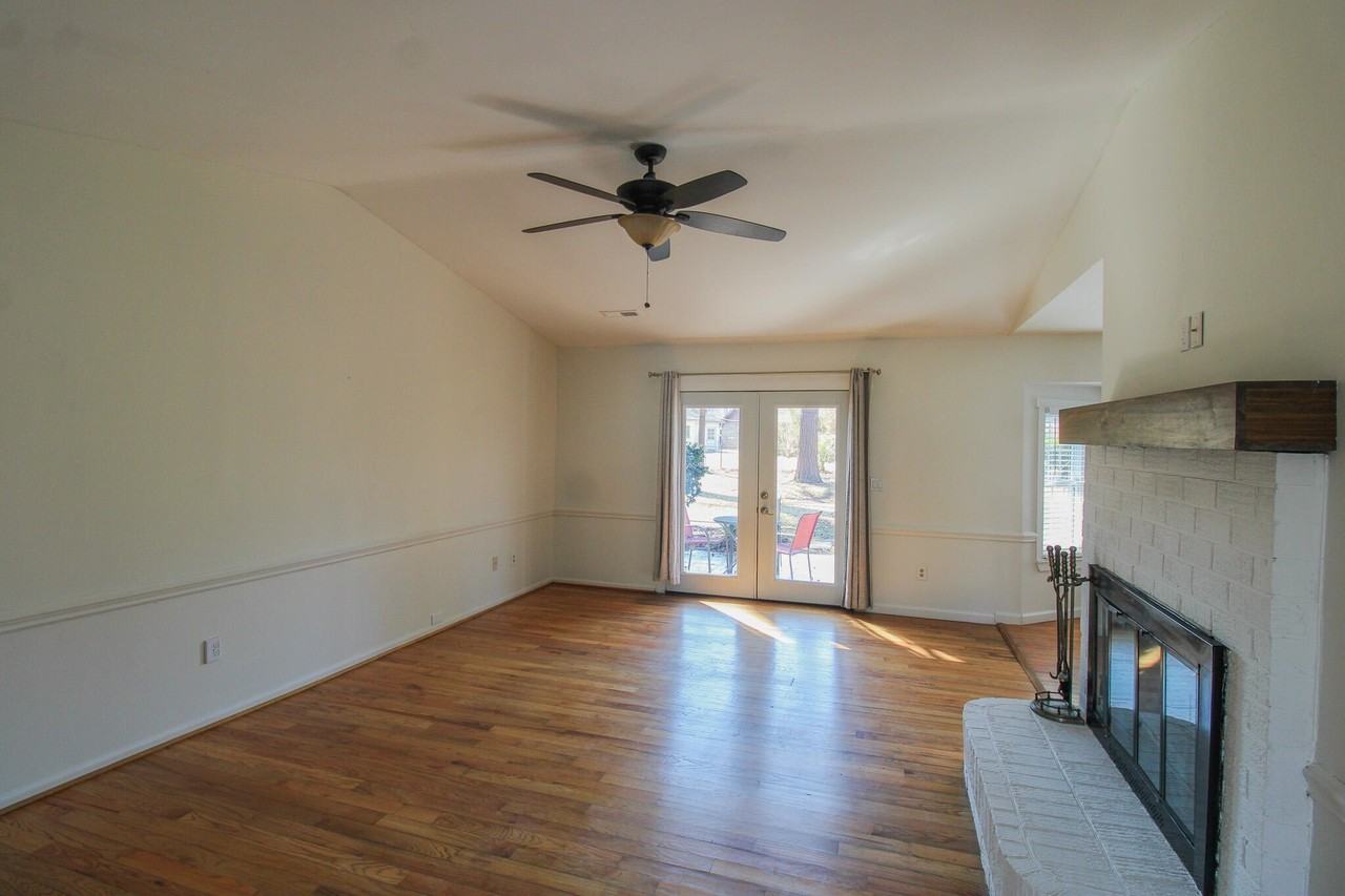 2004 Vestry Dr - Photo 3 of 20