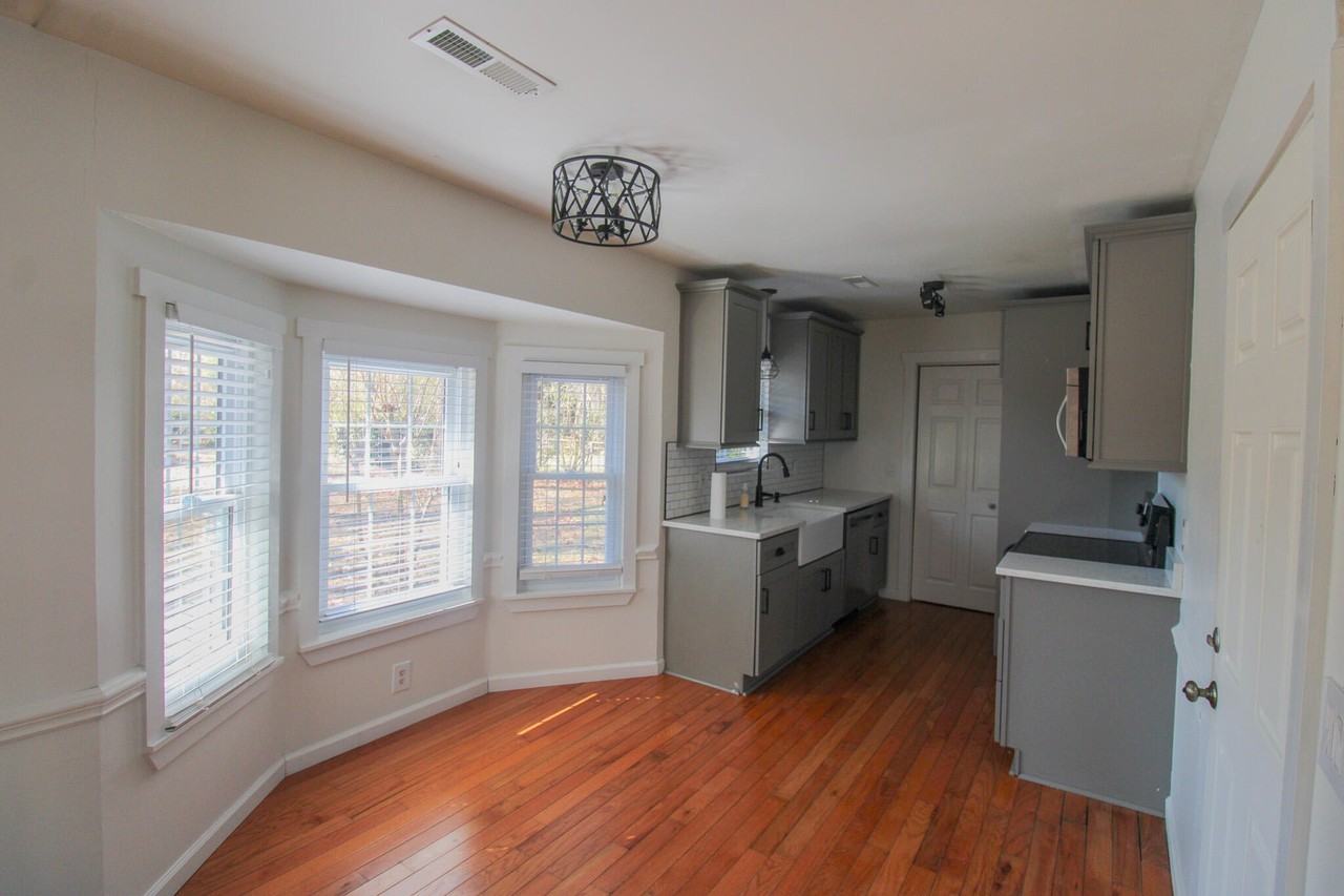 2004 Vestry Dr - Photo 6 of 20