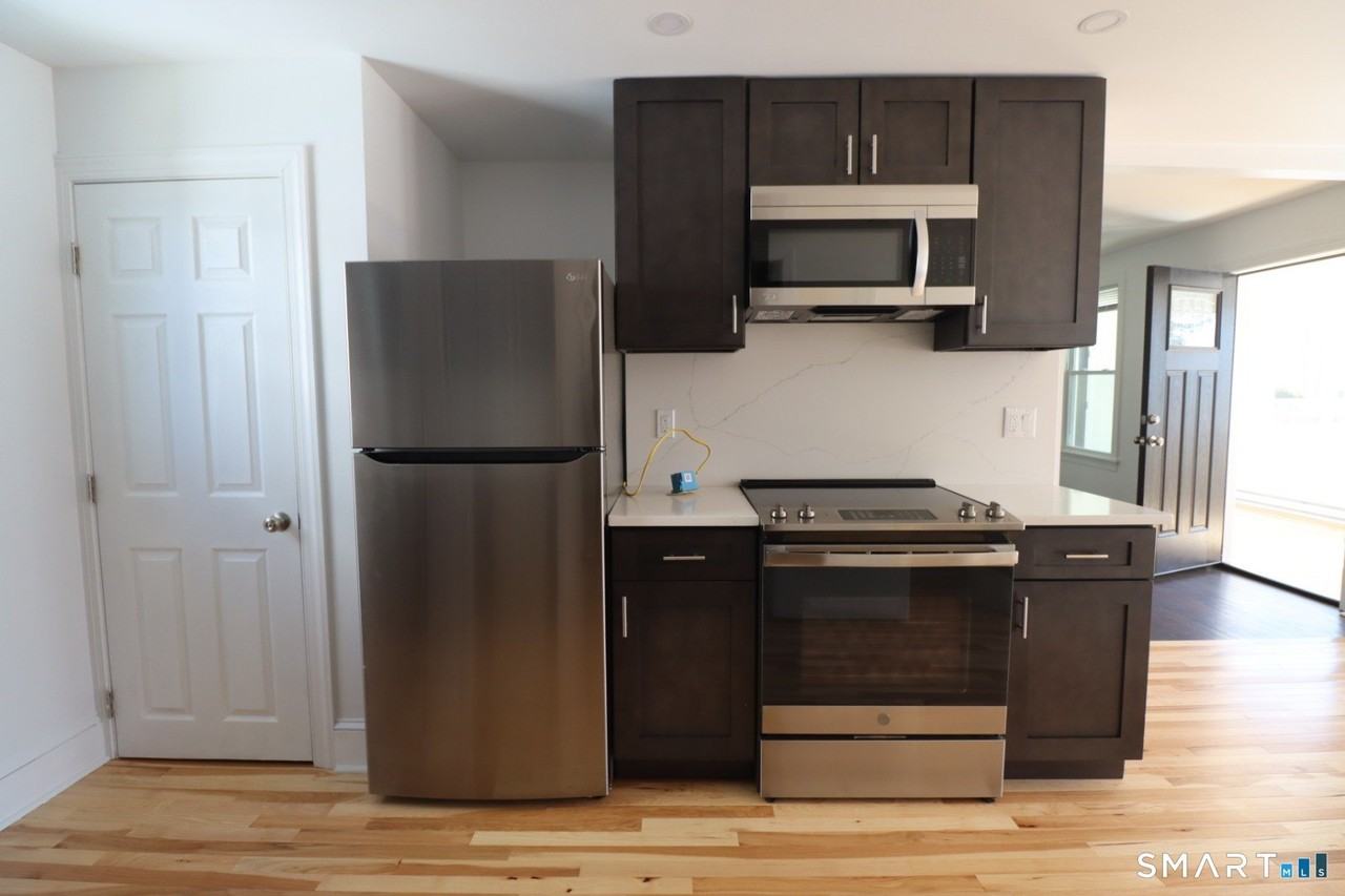 10 Park St - Photo 3 of 22