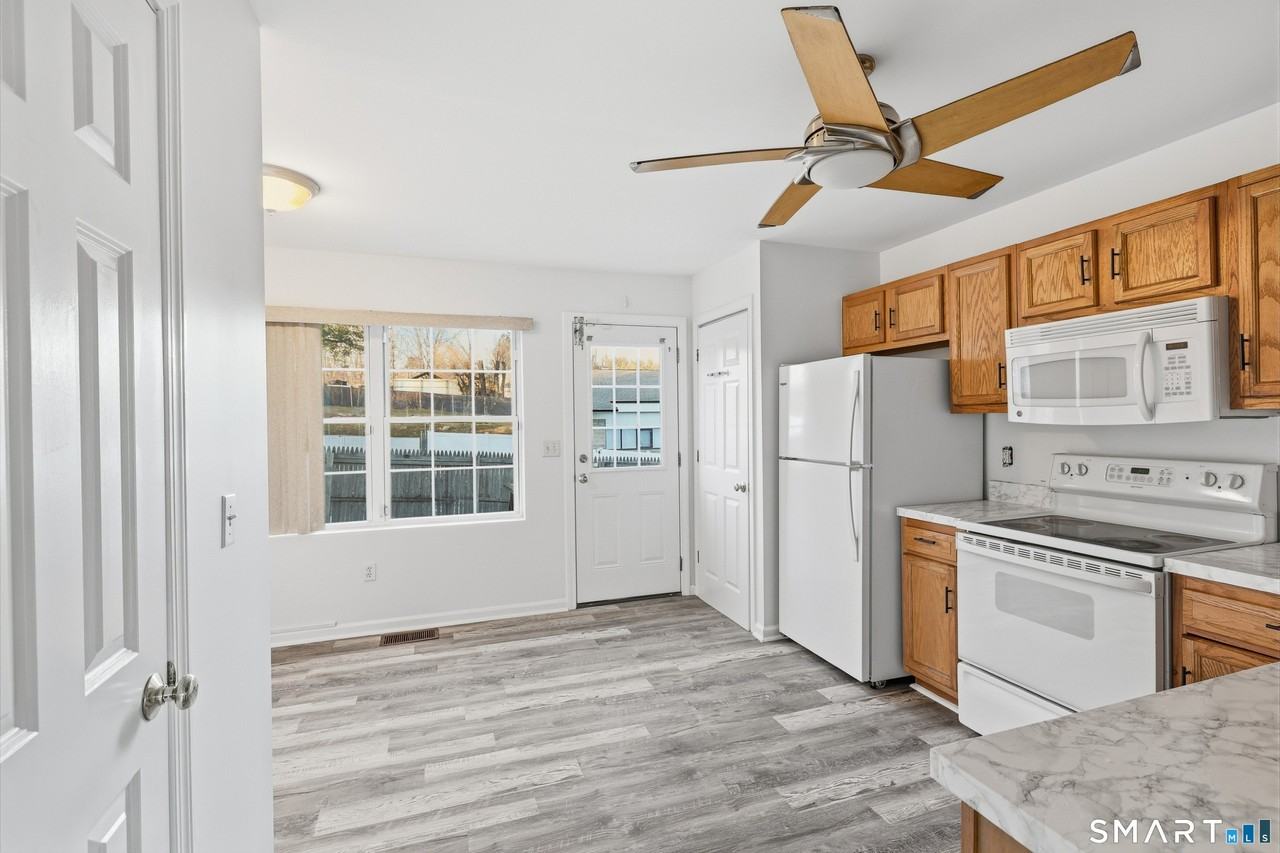 135 Bucks Hill Rd Apt 10 #10 - Photo 4 of 20