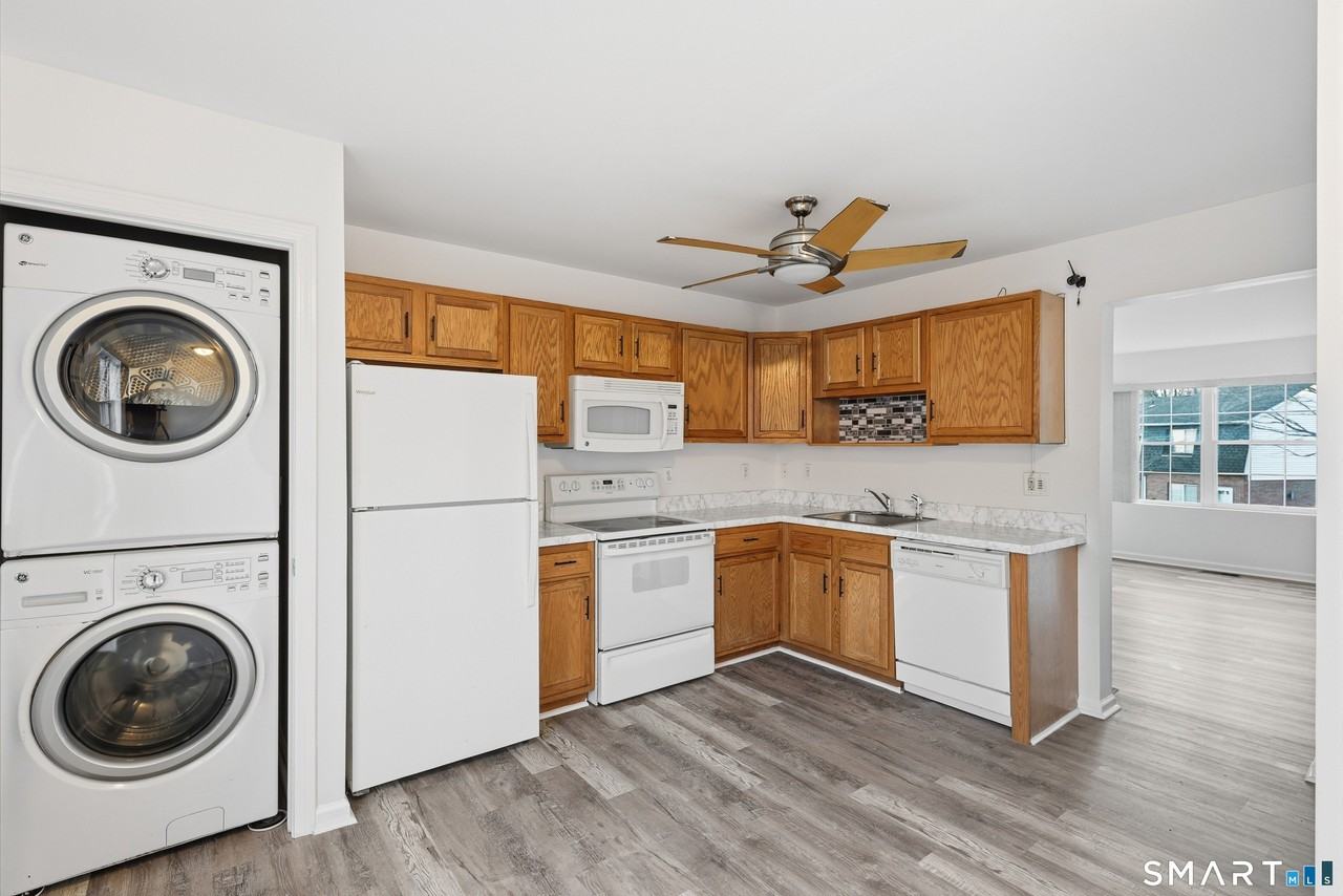 135 Bucks Hill Rd Apt 10 #10 - Photo 6 of 20