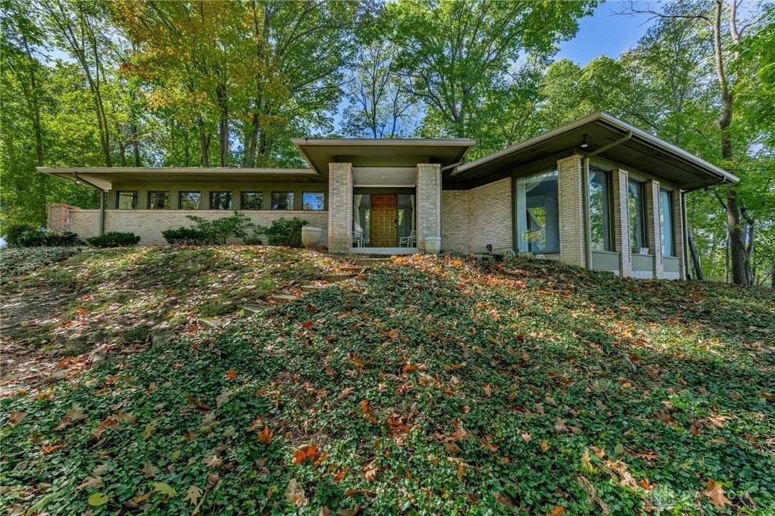 701 E Schantz Ave - Photo 2 of 34