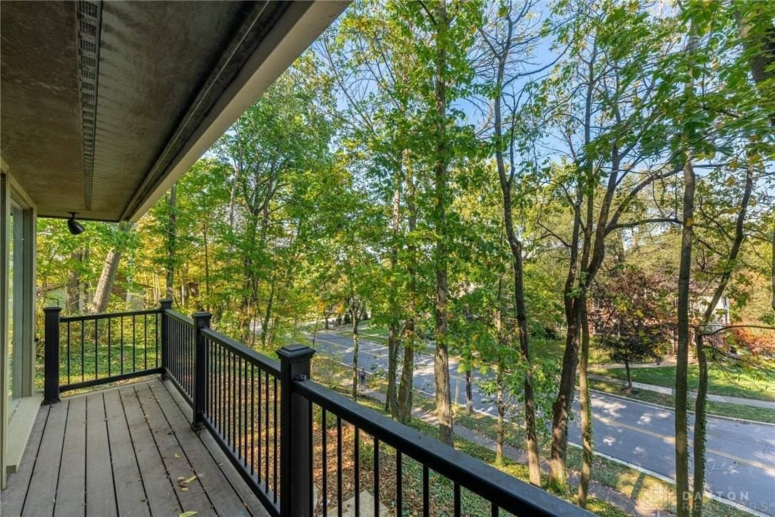 701 E Schantz Ave - Photo 6 of 34