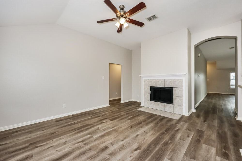 6711 Waterlilly Dr - Photo 4 of 16