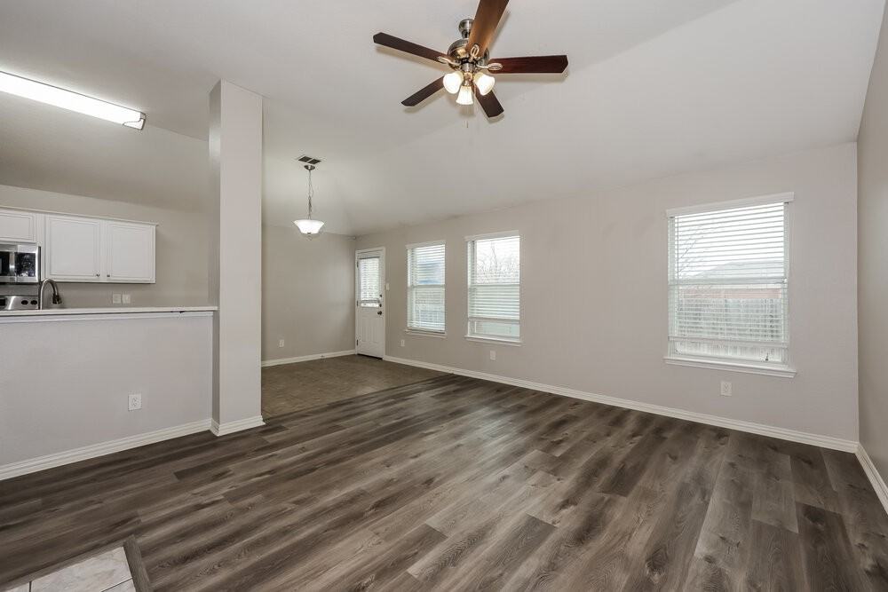 6711 Waterlilly Dr - Photo 5 of 16